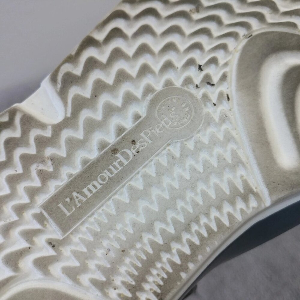 Stylish Gray Leather Women's Sandals - Picture 7 of 10